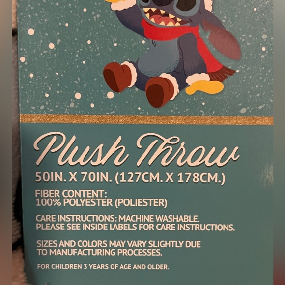 Stitch wreath blanket Christmas holiday plush throw 50”x70” - Picture 4 of 5